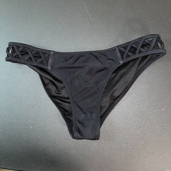 Victoria’s Secret Size Small Black Bikini Bottom — Lattice Side Detail - Picture 1 of 3